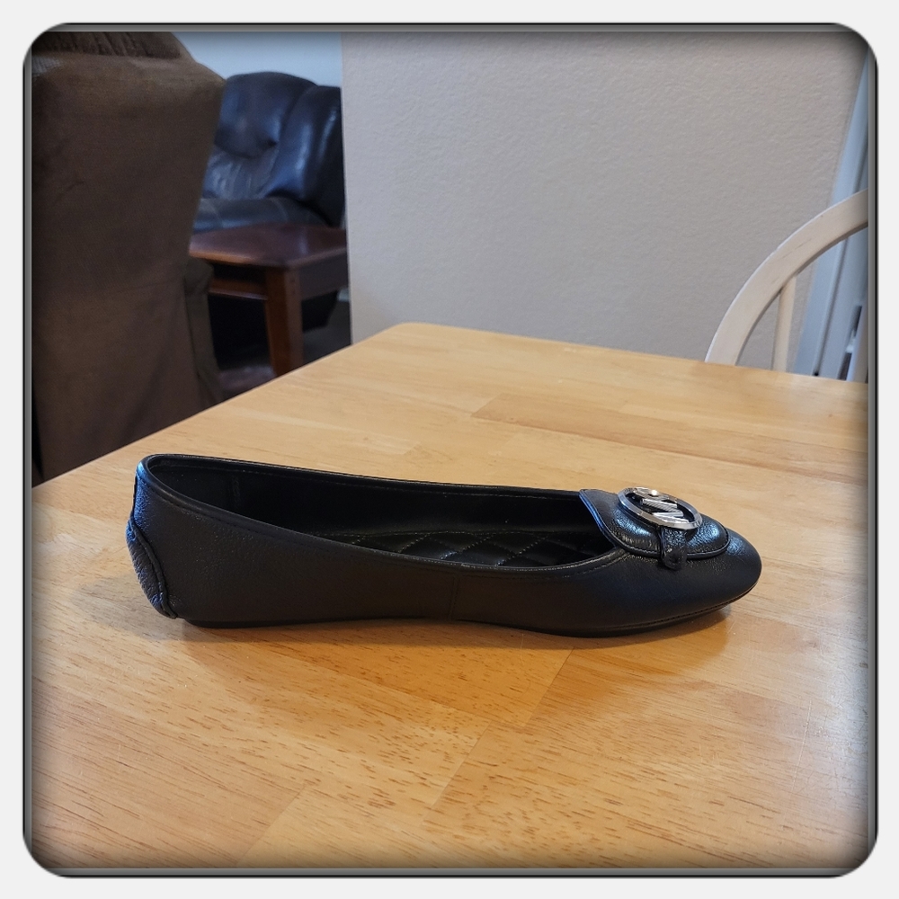 EUC Woman's Michael Kors Black Lillie Moccasins Size 10M - Picture 3 of 9